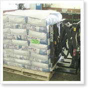 TYÖNTÖLAITTEET, Lavojen työntö haarukoilta